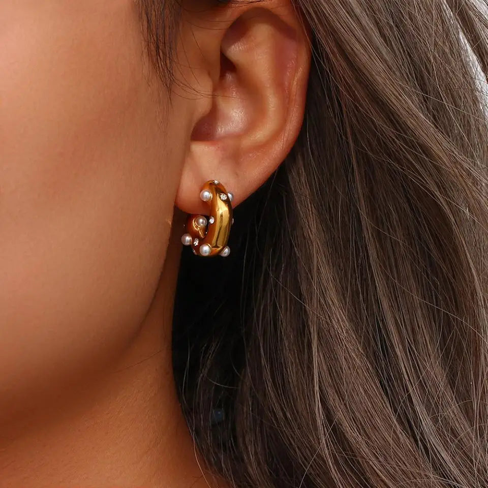 Zircon CC Shape Hoop Earrings 18K Gold Plated